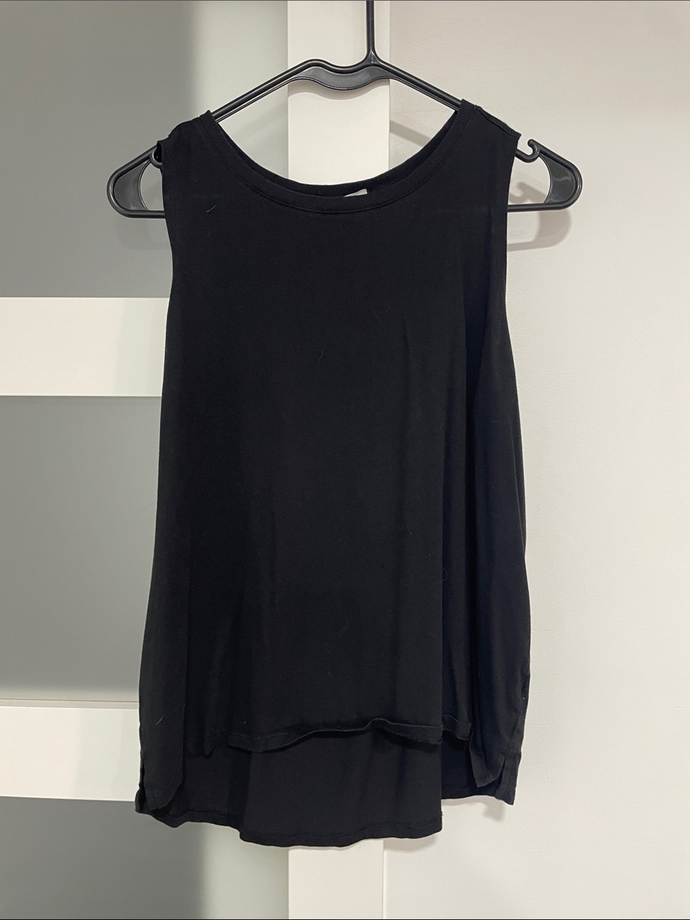 Black sleeveless crew neck tank top